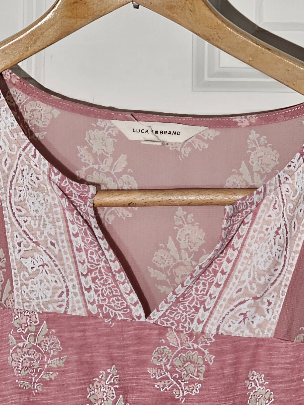 Lucky Brand Women’s Size L Pink Floral Semi-Sheer Border Print Short Sleeve... - Picture 2 of 8